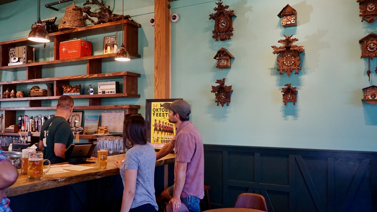 Oakhaus Sacramento Interior